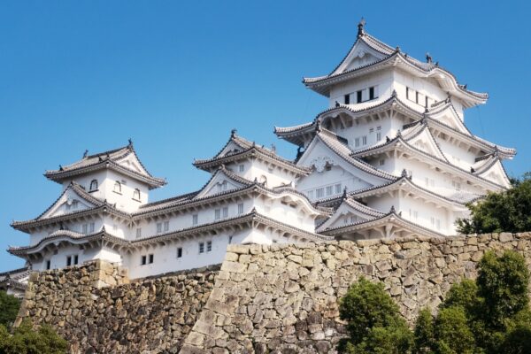 Castles vs. Temples: Key Differences in Japanese Architecture