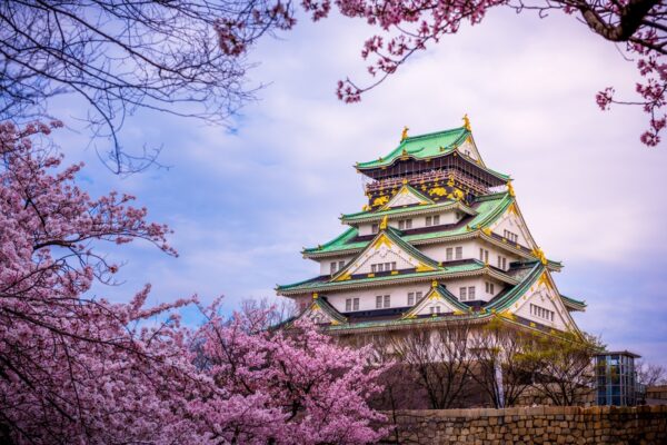 Osaka Castle: A Symbol of Power and Rebirth