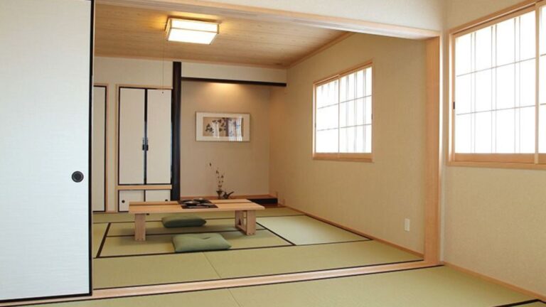 Why Japanese Houses Feature Sliding Doors and Tatami Mats